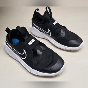 Nike Flex Runner 2 DJ6038-002 Sz 6.5 Kids Shoes Black White Slip On No Lace